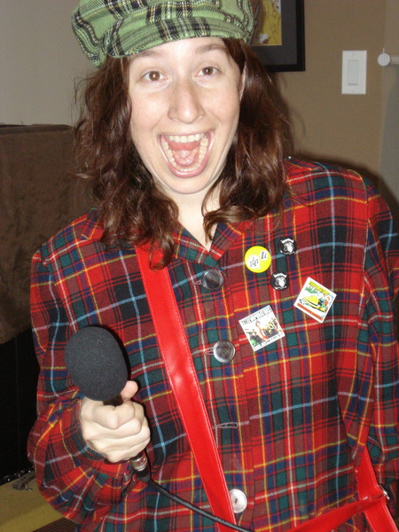 Sarah as Nardwuar !