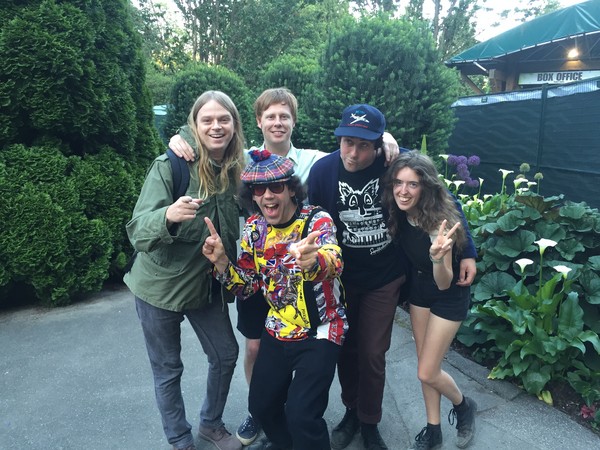 Sean from Burger Records and Nardwuar meet the Dead Ghosts, The Courtneys and The Cosmonauts! Levitation Festival, Malkin Bowl, Vancouver, BC, Canada!